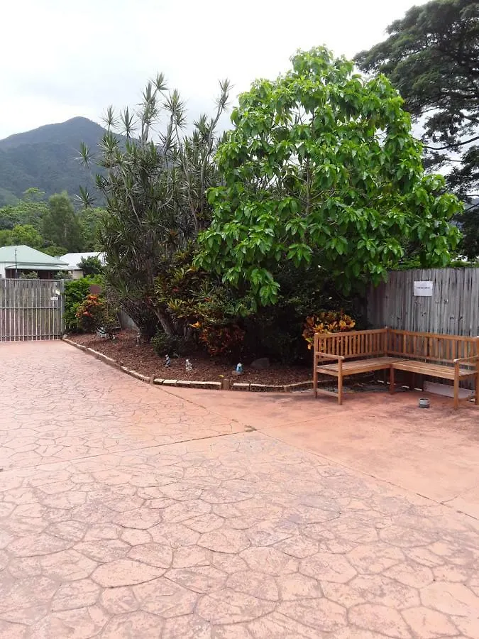 The Peacocks Nest Bed & Breakfast Edmonton 2*,  Australia